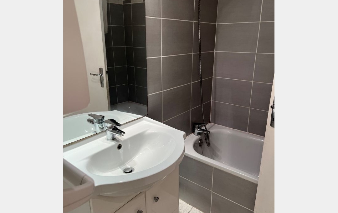 CABINET L'ANTENNE : Apartment | NIMES (30900) | 24 m2 | 395 &euro; 