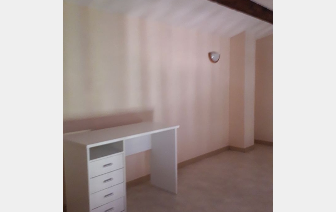 CABINET L'ANTENNE : House | MILHAUD (30540) | 50 m2 | 852 &euro; 