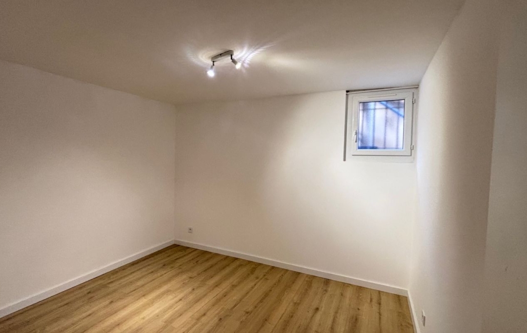CABINET L'ANTENNE : Apartment | NIMES (30900) | 38 m2 | 580 &euro; 