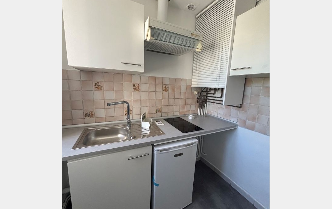 CABINET L'ANTENNE : Apartment | NIMES (30900) | 37 m2 | 385 &euro; 