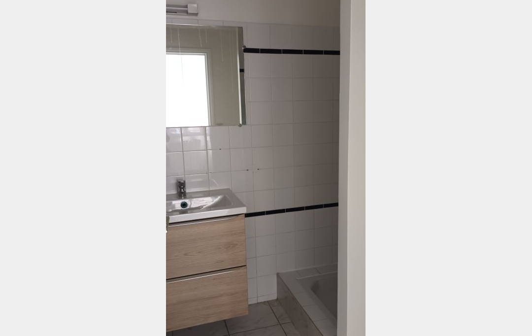 CABINET L'ANTENNE : Appartement | NIMES (30900) | 122 m2 | 1 230 &euro; 