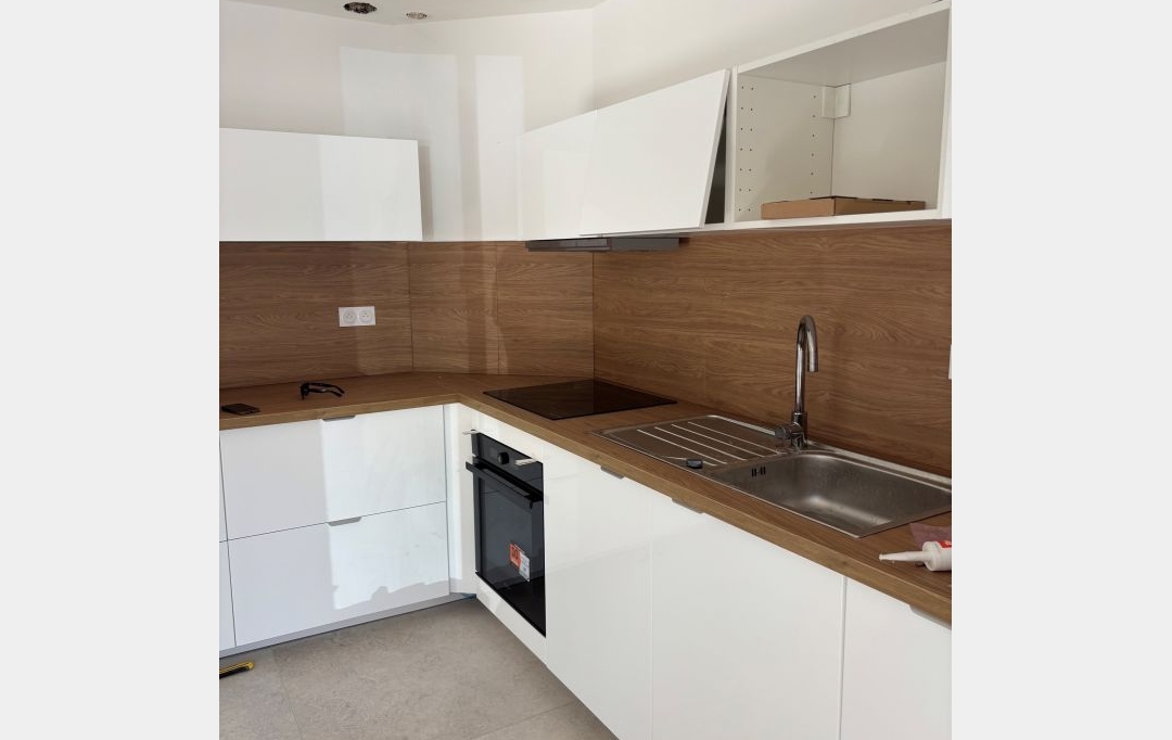 CABINET L'ANTENNE : Maison / Villa | NIMES (30000) | 118 m2 | 1 400 &euro; 