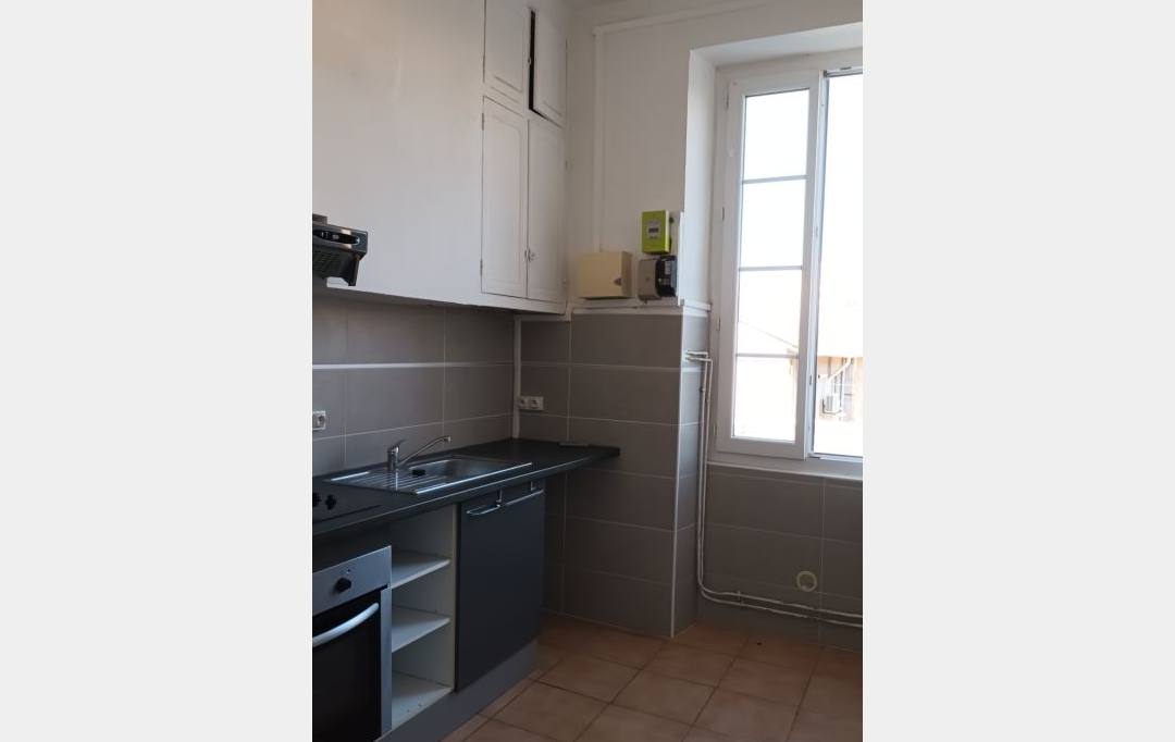 CABINET L'ANTENNE : Appartement | NIMES (30900) | 44 m2 | 620 &euro; 