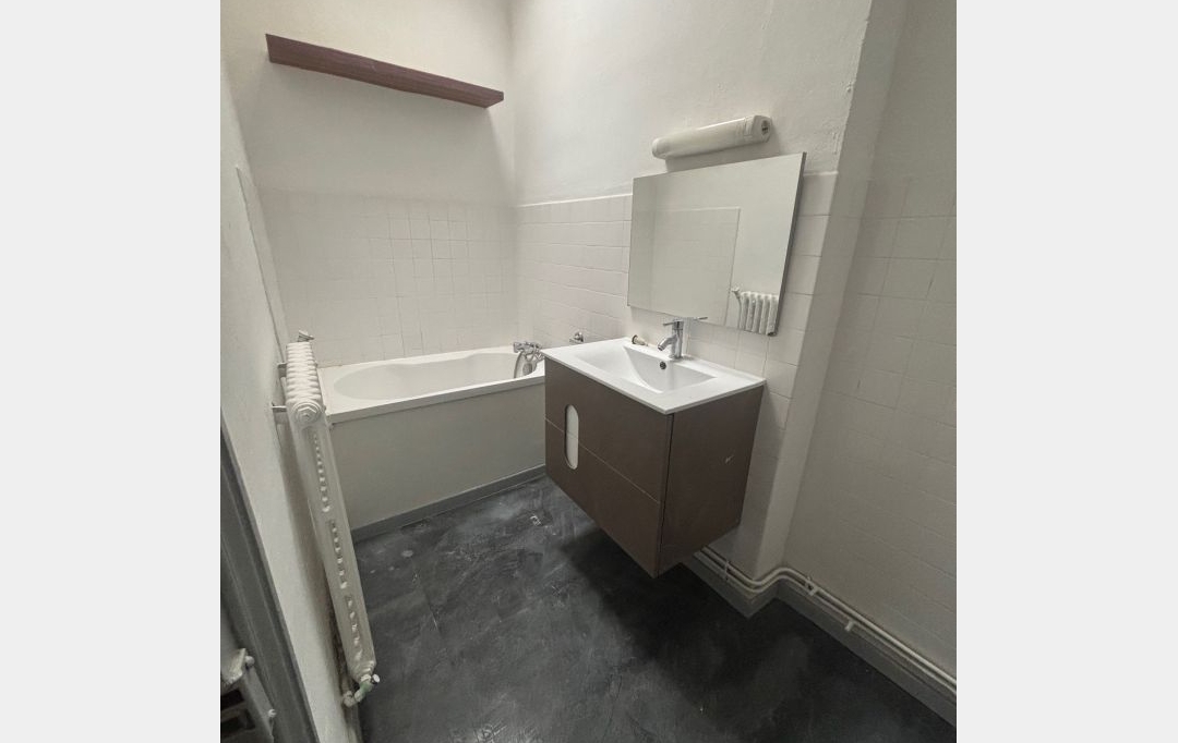 CABINET L'ANTENNE : Appartement | NIMES (30900) | 120 m2 | 930 &euro; 