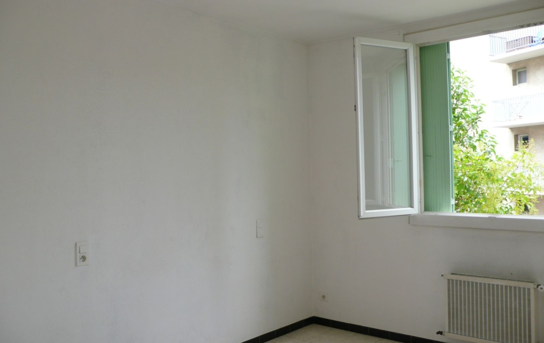 CABINET L'ANTENNE : Appartement | NIMES (30900) | 67 m2 | 741 &euro; 