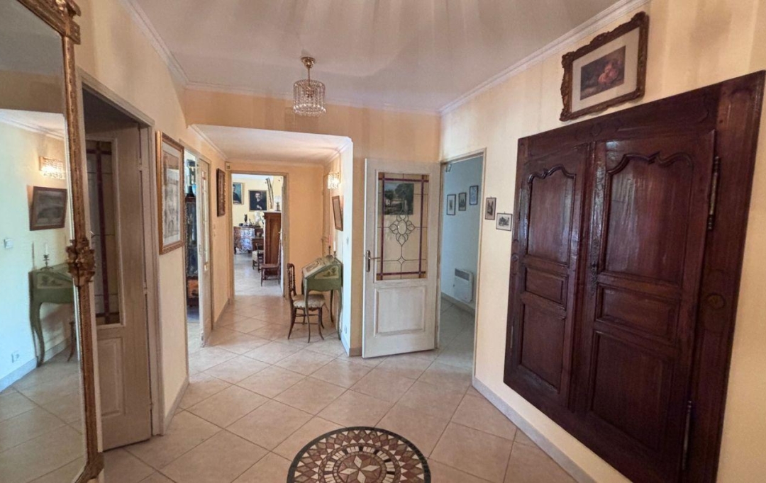 CABINET L'ANTENNE : Apartment | NIMES (30000) | 170 m2 | 650 000 € 