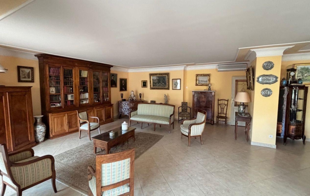 CABINET L'ANTENNE : Apartment | NIMES (30000) | 170 m2 | 650 000 € 