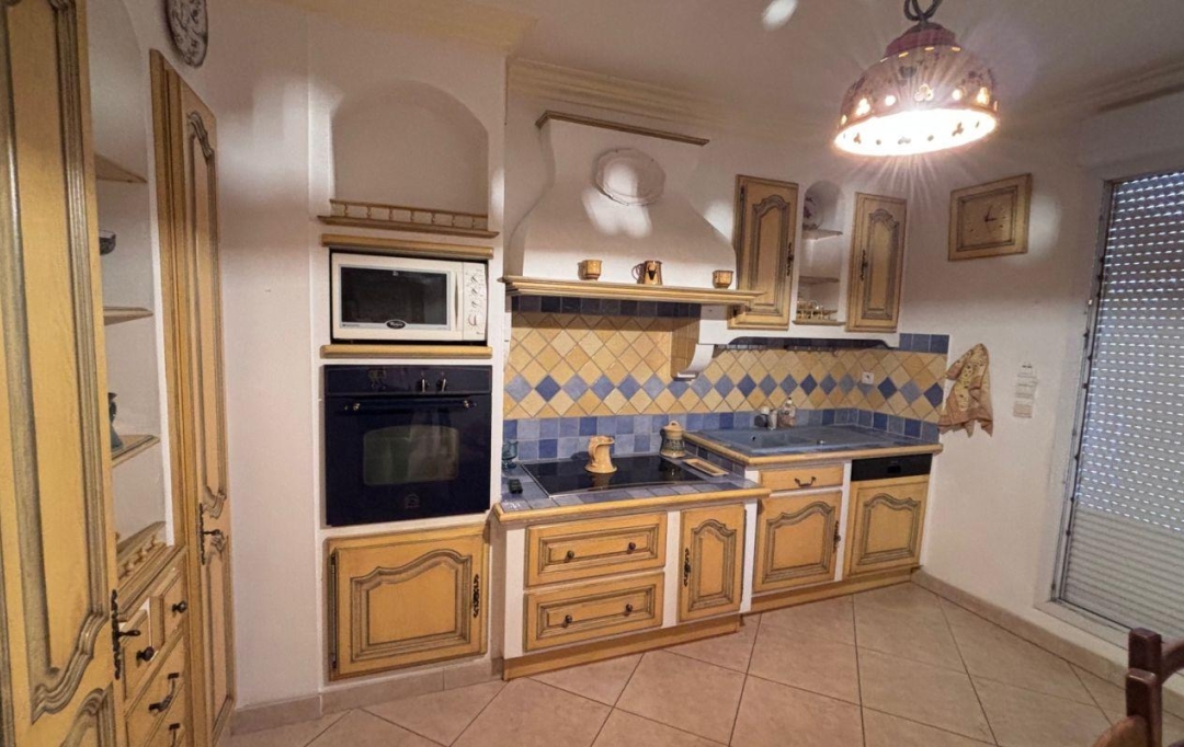 CABINET L'ANTENNE : Apartment | NIMES (30000) | 170 m2 | 650 000 € 