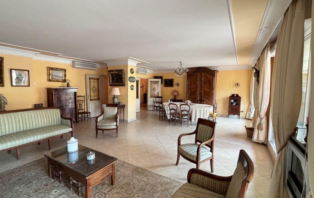 CABINET L'ANTENNE : Apartment | NIMES (30000) | 170 m2 | 650 000 € 