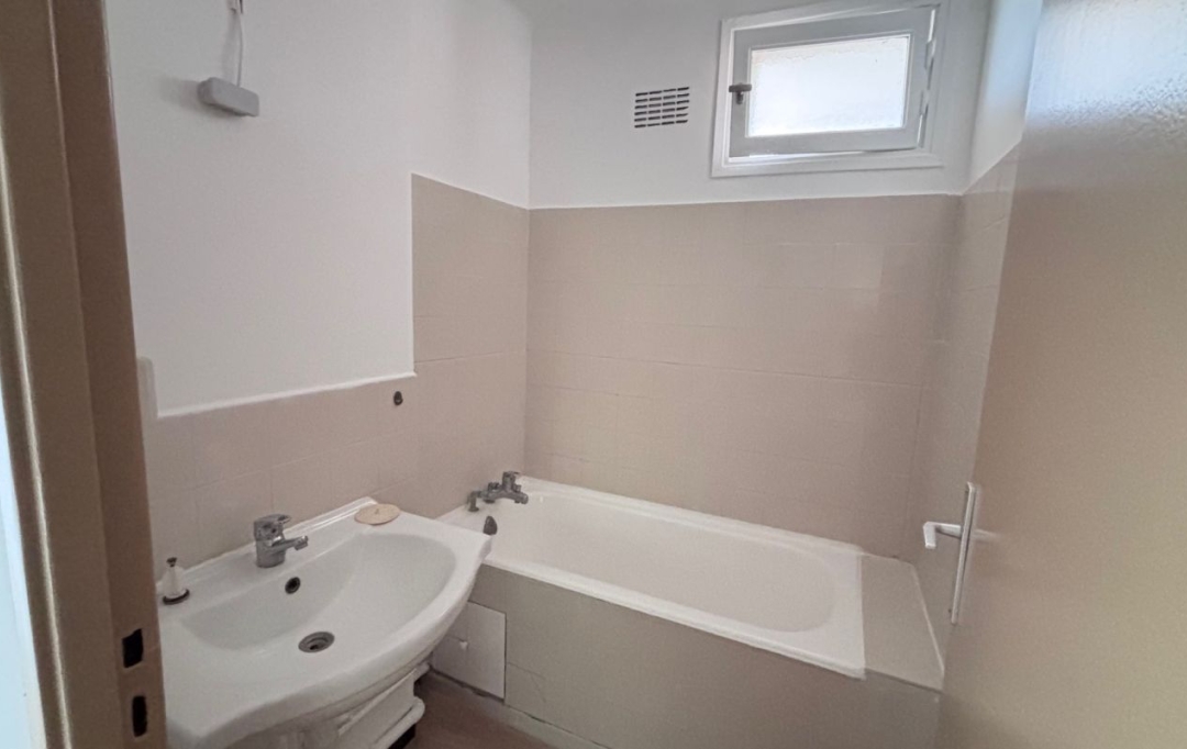 CABINET L'ANTENNE : Appartement | NIMES (30900) | 54 m2 | 130 000 &euro; 