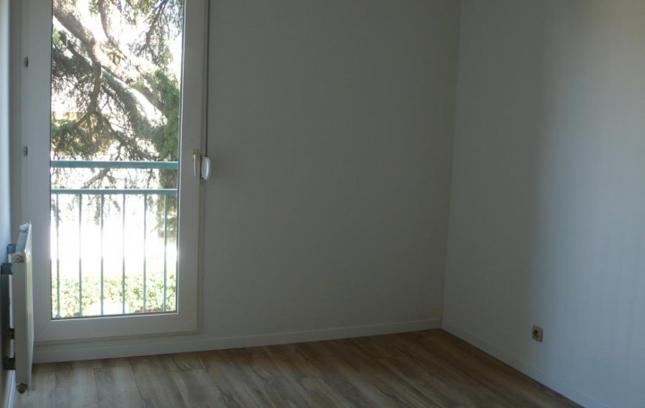 CABINET L'ANTENNE : Appartement | NIMES (30900) | 67 m2 | 730 € 