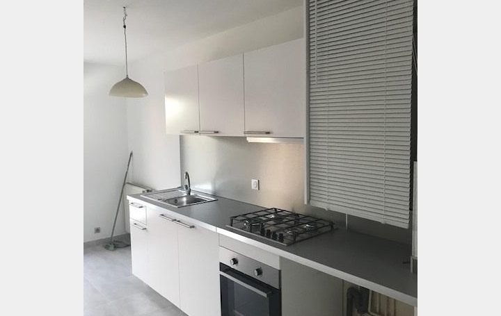 CABINET L'ANTENNE : Apartment | NIMES (30900) | 65 m2 | 715 € 
