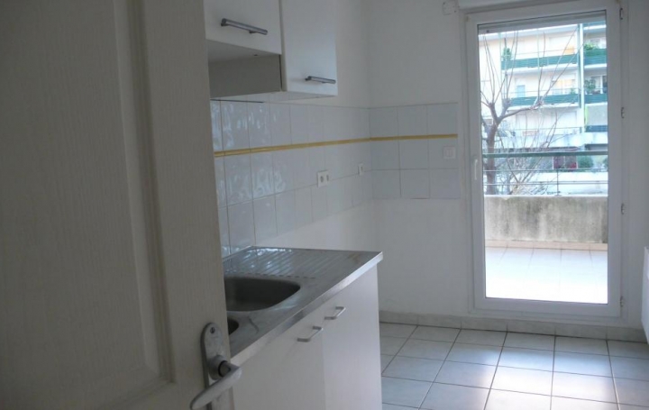 CABINET L'ANTENNE : Appartement | NIMES (30000) | 73 m2 | 800 € 