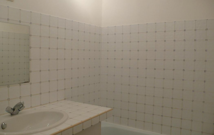 CABINET L'ANTENNE : Appartement | NIMES (30000) | 59 m2 | 640 € 