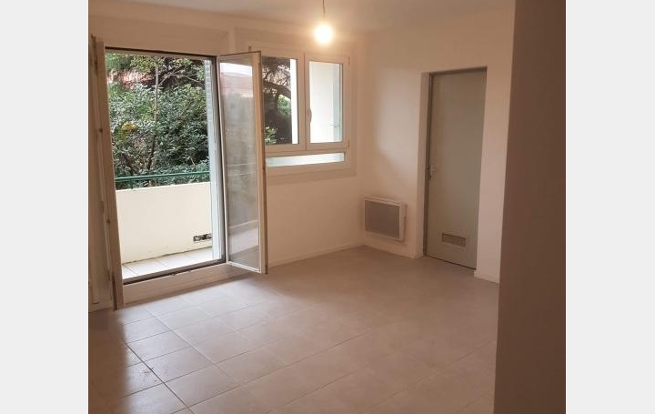 CABINET L'ANTENNE : Appartement | NIMES (30900) | 70 m2 | 595 € 