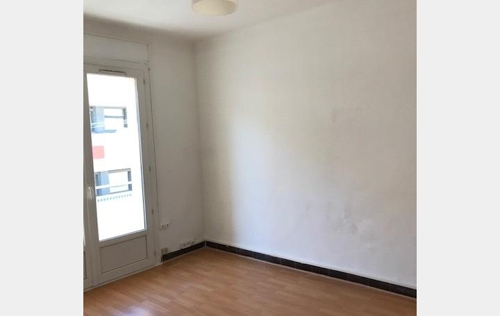 CABINET L'ANTENNE : Appartement | NIMES (30900) | 57 m2 | 566 € 