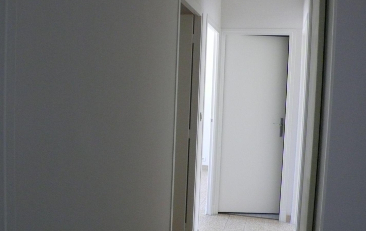 CABINET L'ANTENNE : Apartment | NIMES (30000) | 60 m2 | 617 € 