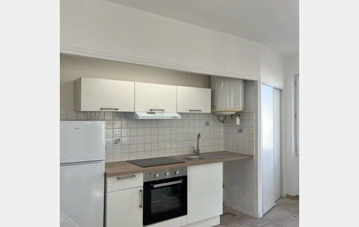 Appartement P2   NIMES  43 m2 550 € 