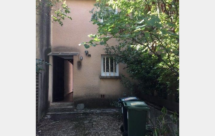 Appartement P2 NIMES 42 m2 626 € Appartement P2 NIMES 42 m2 626 €