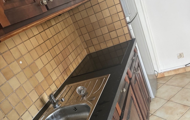 Studio NIMES 28 m2 428 € Studio NIMES 28 m2 428 €