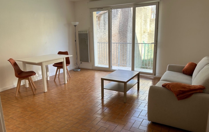 Appartement P1 NIMES 34 m2 500 € Appartement P1 NIMES 34 m2 500 €