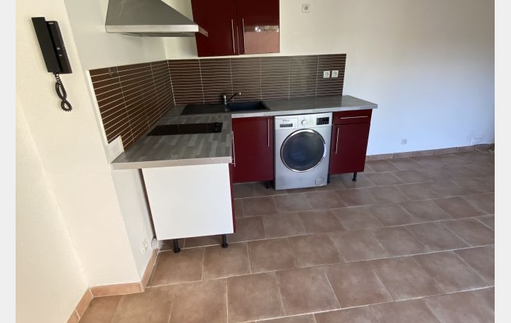 Appartement P2 NIMES 35 m2 645 € Appartement P2 NIMES 35 m2 645 €