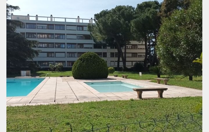 Appartement P2 NIMES 32 m2 630 € Appartement P2 NIMES 32 m2 630 €