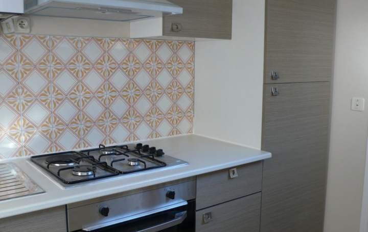  CABINET L'ANTENNE Apartment | NIMES (30900) | 40 m2 | 466 € 