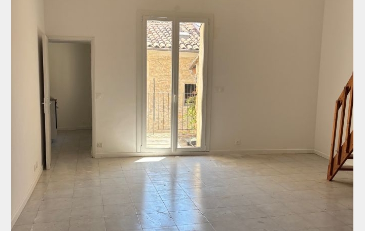 Appartement P3   NIMES  66 m2 755 € 