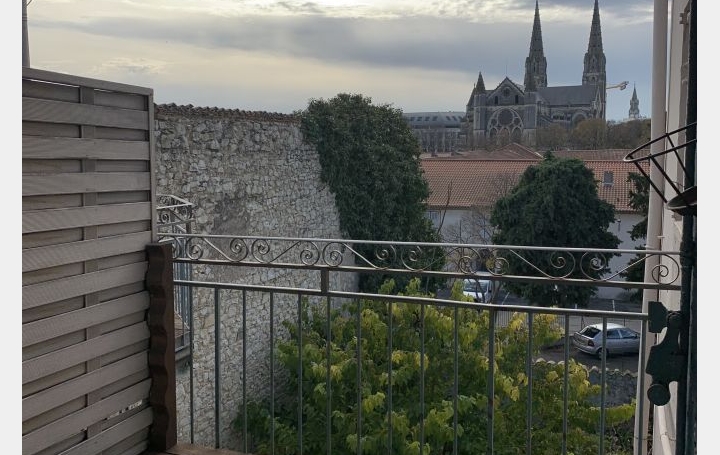 Appartement P3   NIMES  53 m2 609 € 