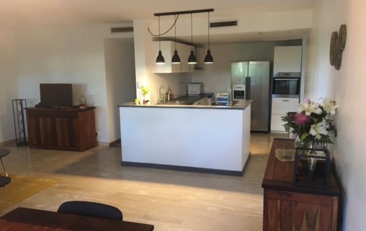 Appartement P4   NIMES  96 m2 1 180 € 